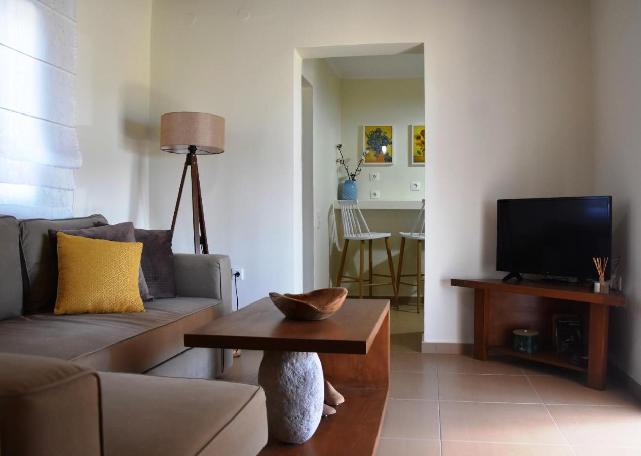 Nelleas Home Adámasz Kültér fotó